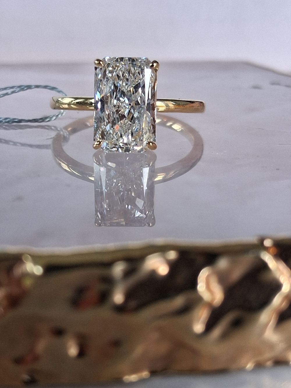 Size 6 3cts Of Lab Grown Diamond IGI Certified. 18k Real Yellow Gold